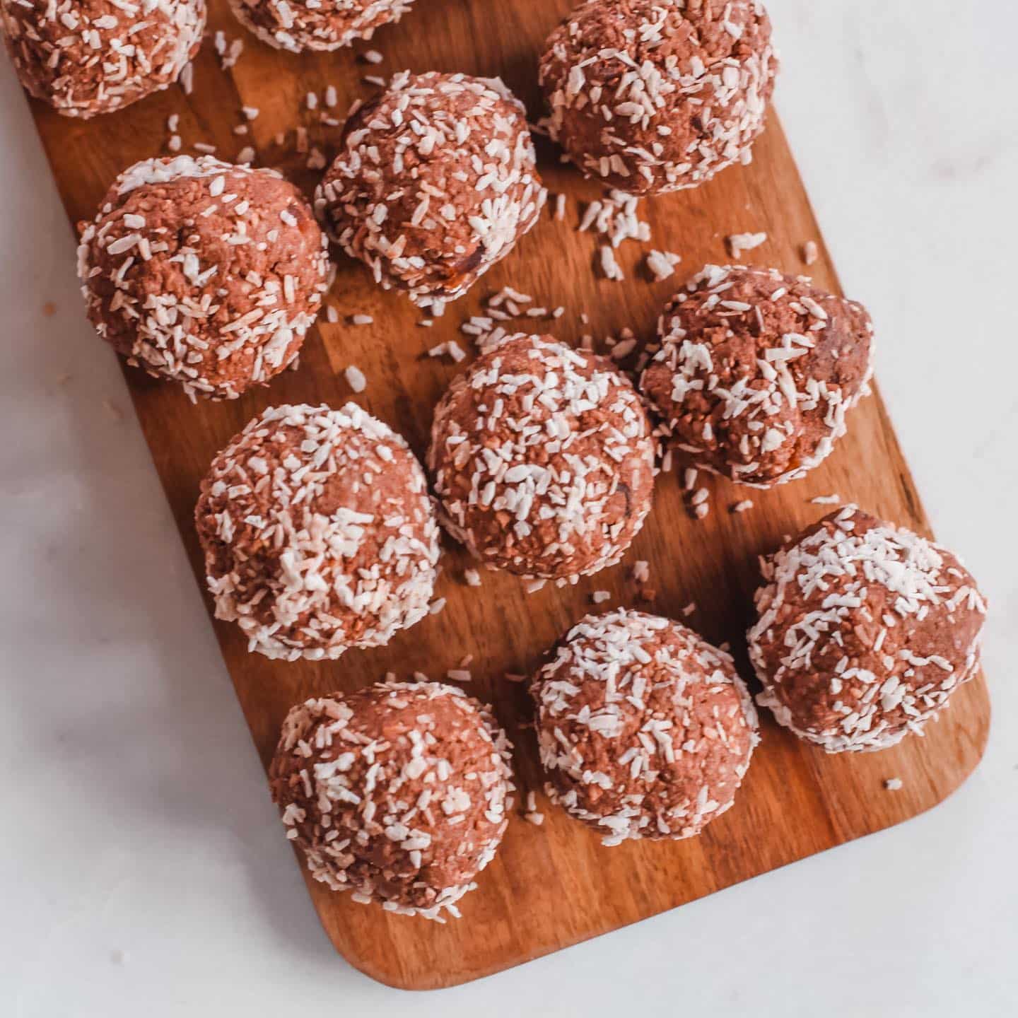 BROWNIE PROTEIN BLISS BALLS